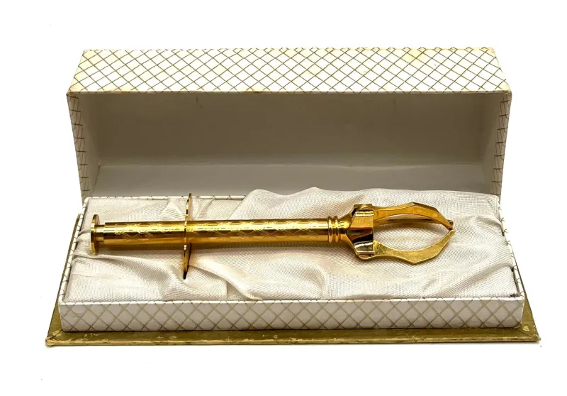 Hot Pamono Antique Gold-Plated Sugar Tongs with Decorated Handle, 1890s