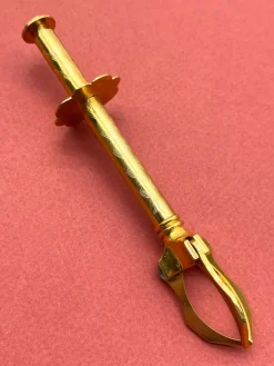Hot Pamono Antique Gold-Plated Sugar Tongs with Decorated Handle, 1890s
