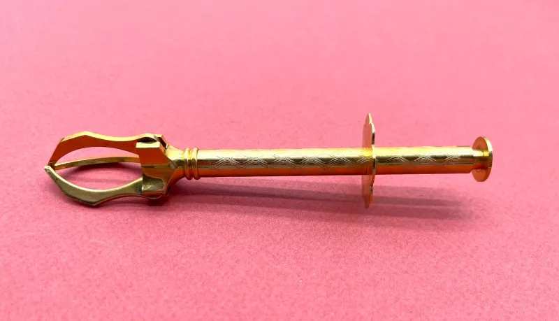 Hot Pamono Antique Gold-Plated Sugar Tongs with Decorated Handle, 1890s