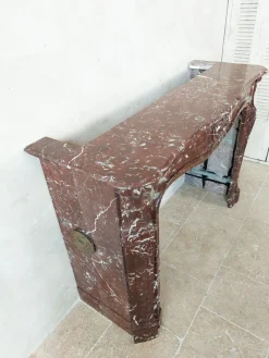 Pamono Antique Hand-Carved Trois Coquilles Mantelpiece in Red Marble><noscript><img width=