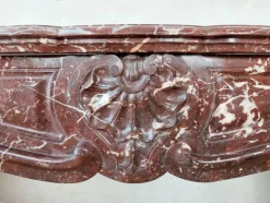 Pamono Antique Hand-Carved Trois Coquilles Mantelpiece in Red Marble><noscript><img width=
