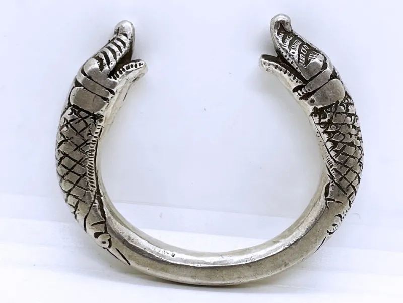 Pamono Antique Indian Makara Himachal Pradesh Bracelet in Silver, Early 1900s> Bracelets