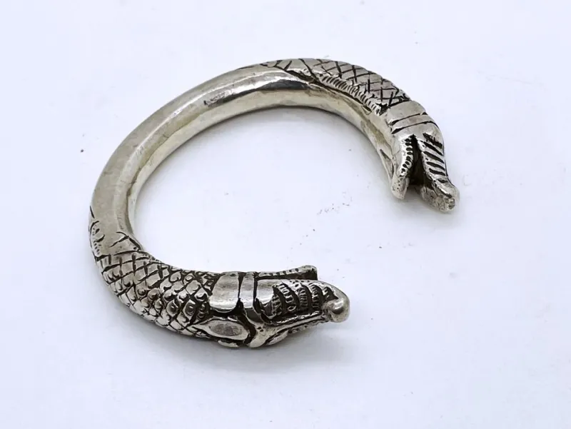 Pamono Antique Indian Makara Himachal Pradesh Bracelet in Silver, Early 1900s> Bracelets