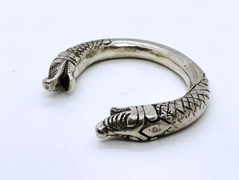 Pamono Antique Indian Makara Himachal Pradesh Bracelet in Silver, Early 1900s> Bracelets