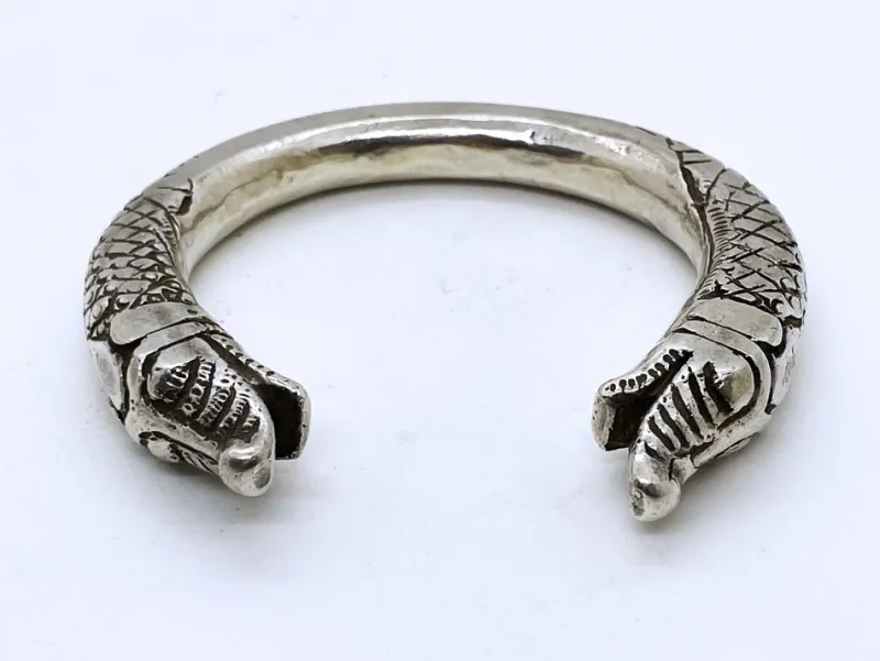 Pamono Antique Indian Makara Himachal Pradesh Bracelet in Silver, Early 1900s> Bracelets
