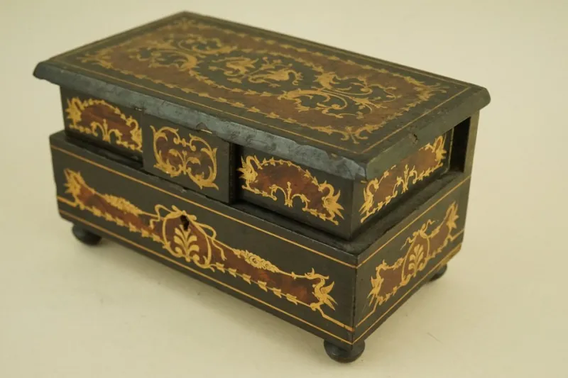 Pamono Antique Italian Sorrento Wood Jewelery Box, 1800s> Trunks Crates & Baskets