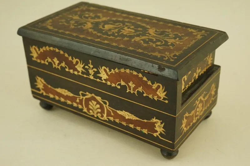 Pamono Antique Italian Sorrento Wood Jewelery Box, 1800s> Trunks Crates & Baskets