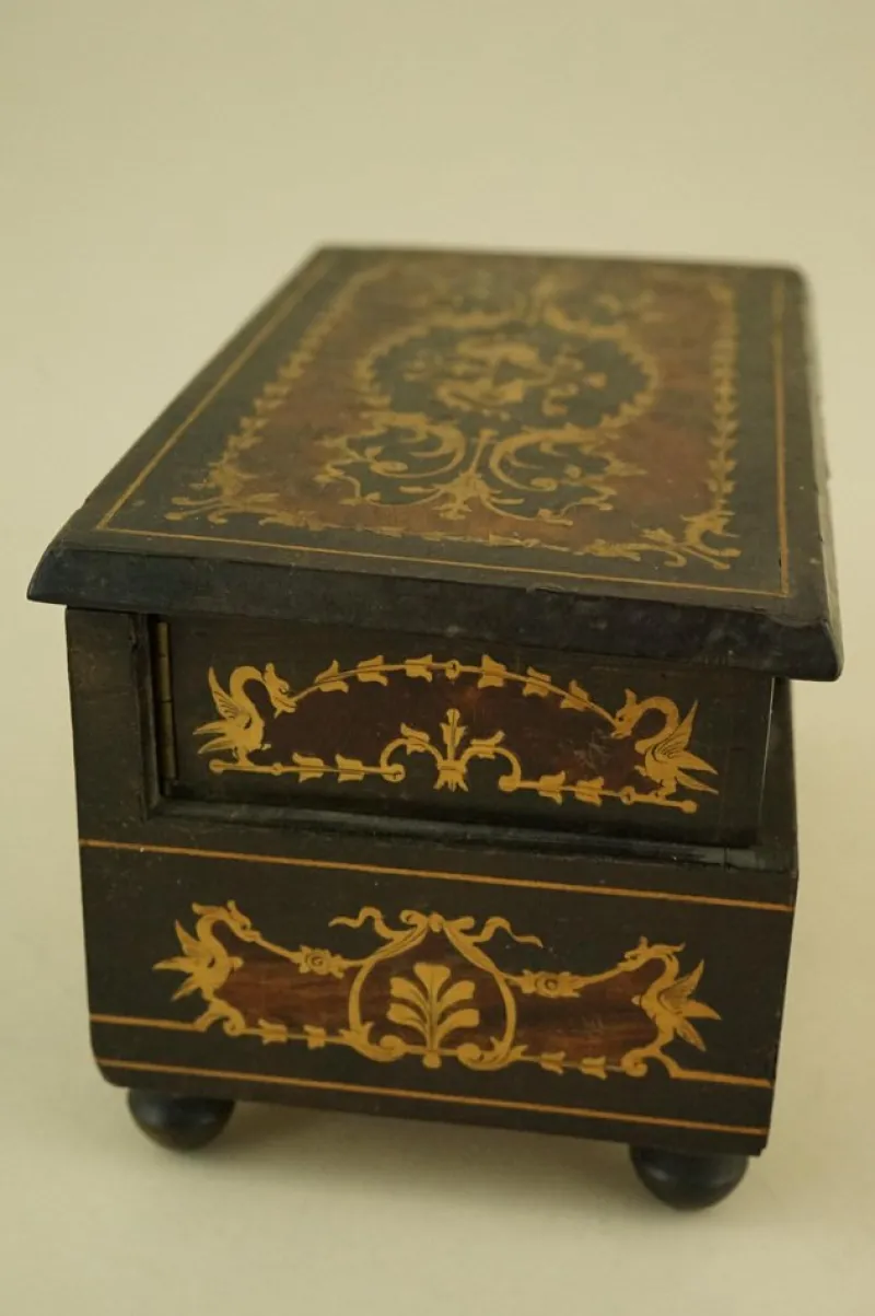 Pamono Antique Italian Sorrento Wood Jewelery Box, 1800s> Trunks Crates & Baskets