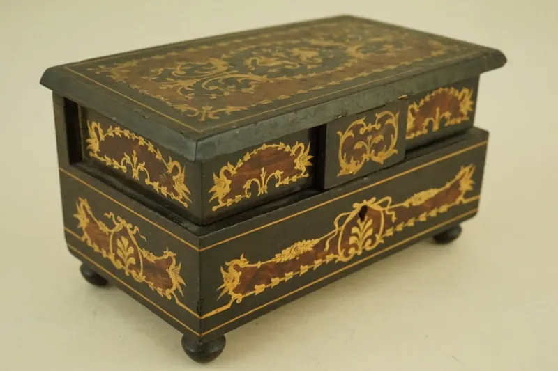 Pamono Antique Italian Sorrento Wood Jewelery Box, 1800s> Trunks Crates & Baskets