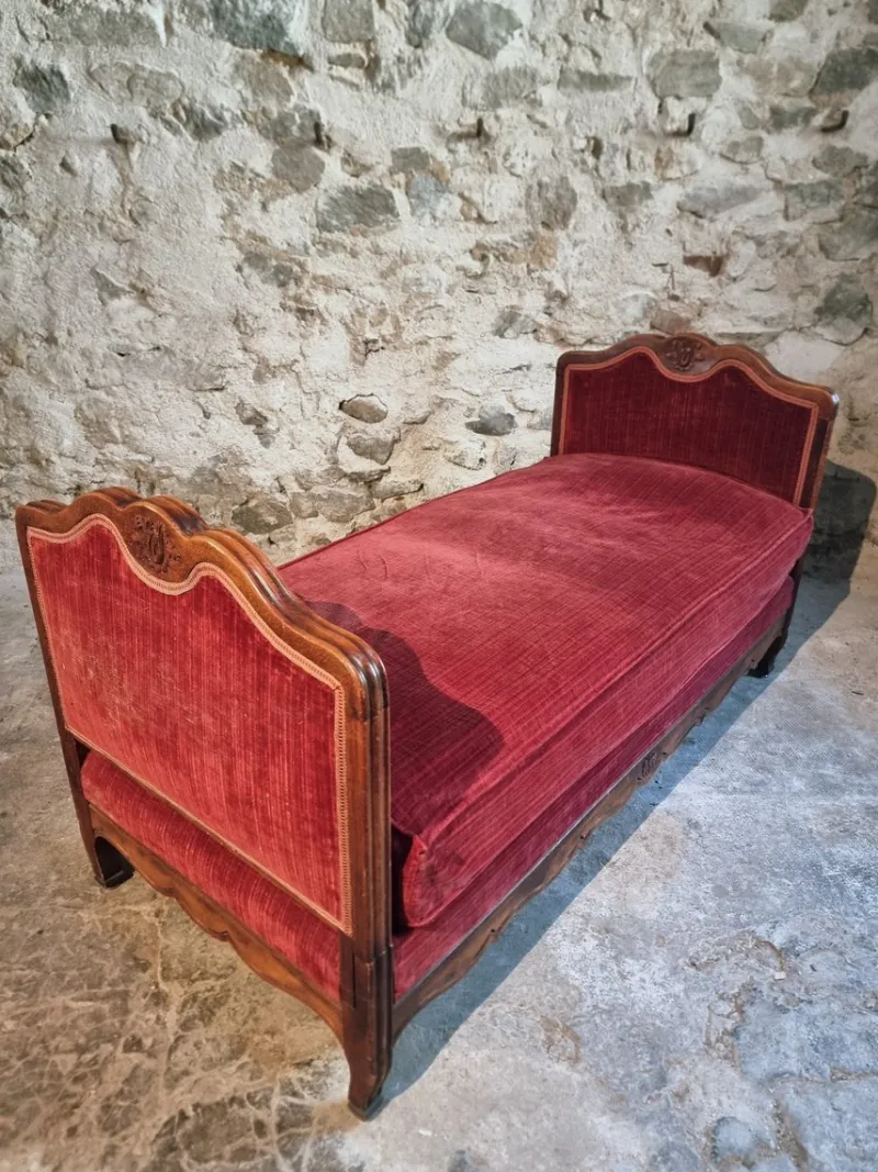 New Pamono Antique Louis XV French Adjustable Beechwood Frame Daybed, 1920s
