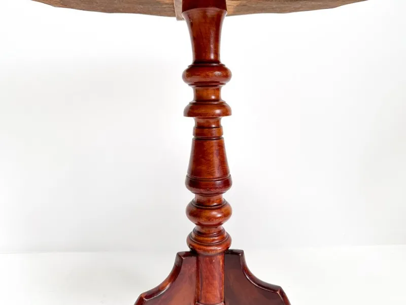 Pamono Antique Mahogany Tripod Table: Scalloped Edge Wine Table, 1890s> Coffee & Side Tables