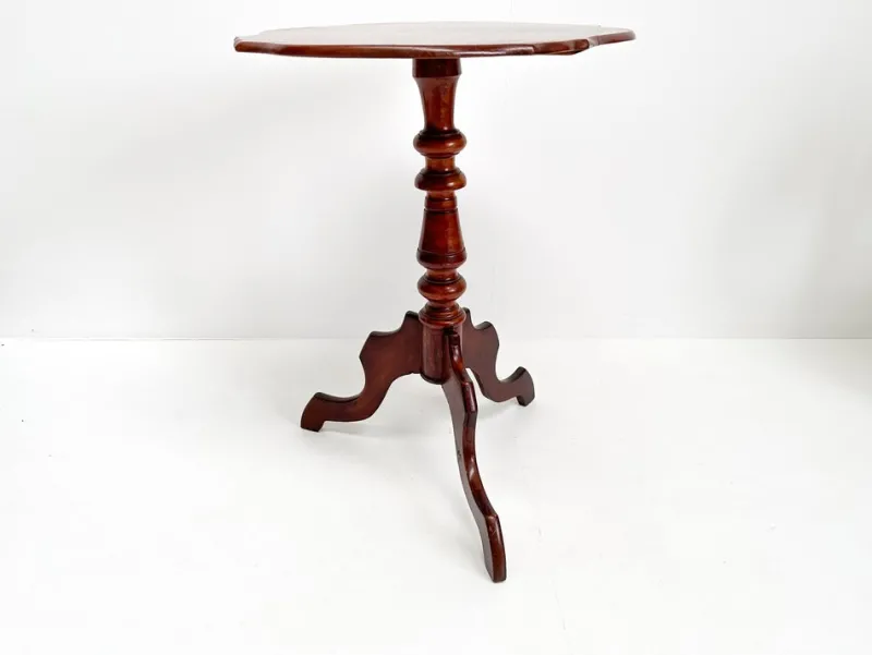 Pamono Antique Mahogany Tripod Table: Scalloped Edge Wine Table, 1890s> Coffee & Side Tables