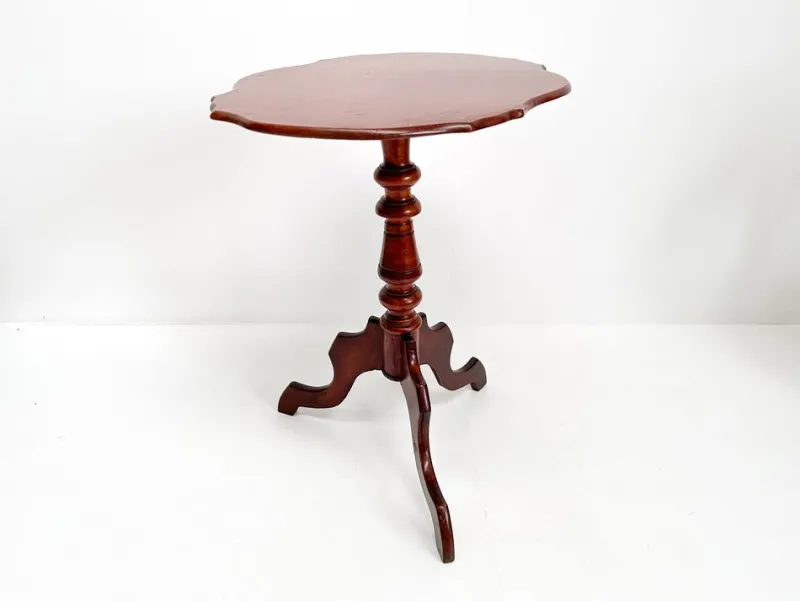 Pamono Antique Mahogany Tripod Table: Scalloped Edge Wine Table, 1890s> Coffee & Side Tables