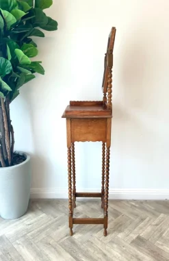 Discount Pamono Antique Oak Gentleman's Vanity Shaving Stand Table with Adjustable Mirror from Jas Shoolbred, 1890s