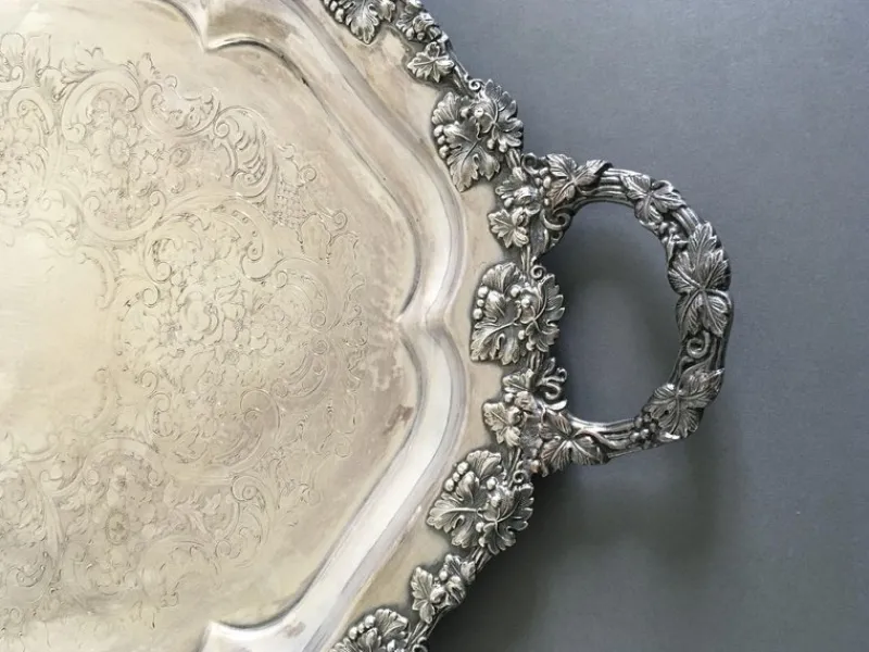 Sale Pamono Antique Oval Engraved Sheffield Tray with Handles, 1850