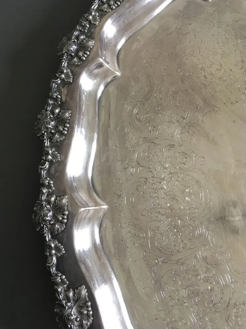 Sale Pamono Antique Oval Engraved Sheffield Tray with Handles, 1850