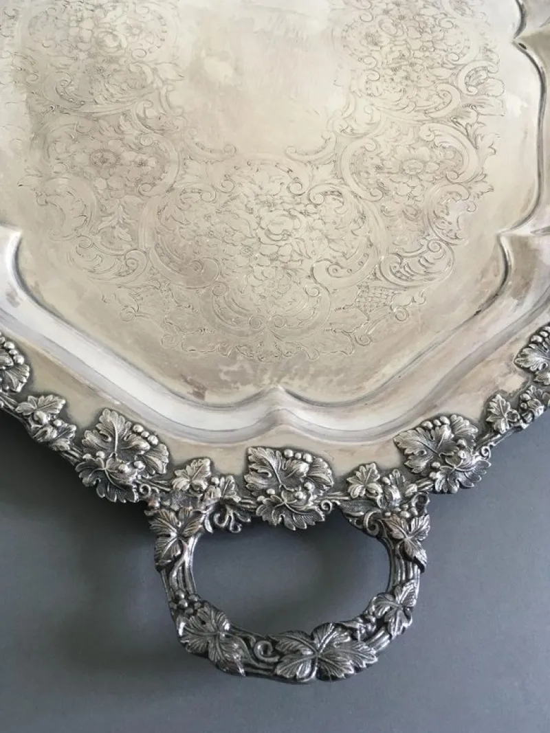 Sale Pamono Antique Oval Engraved Sheffield Tray with Handles, 1850