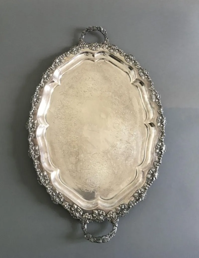 Sale Pamono Antique Oval Engraved Sheffield Tray with Handles, 1850