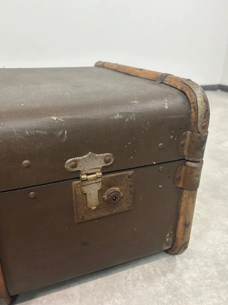 Pamono Antique Overseas Travel Case> Trunks Crates & Baskets
