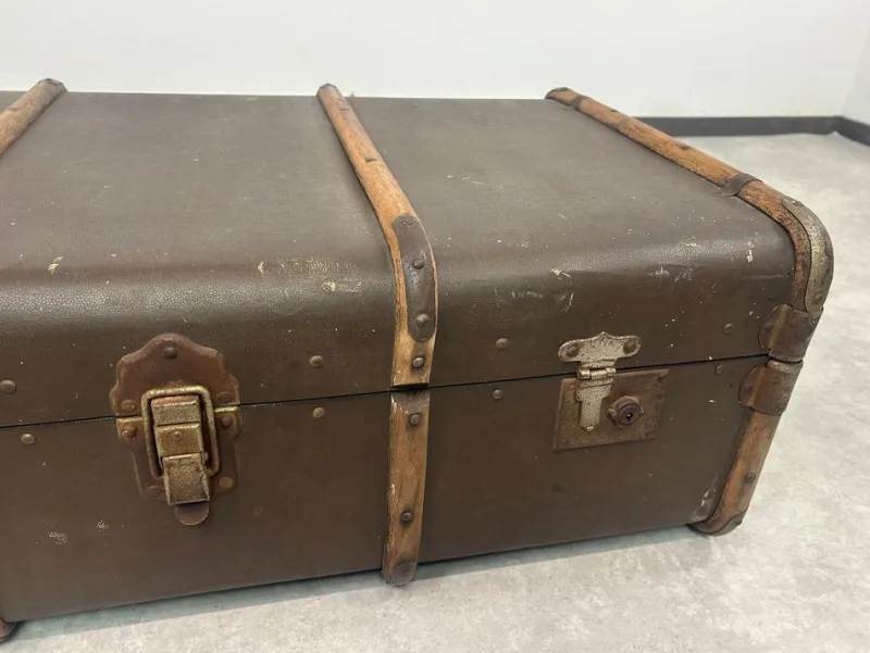 Pamono Antique Overseas Travel Case> Trunks Crates & Baskets