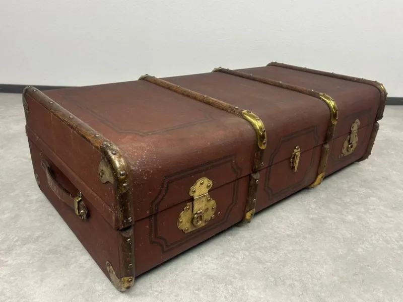 Pamono Antique Overseas Travel Case> Trunks Crates & Baskets