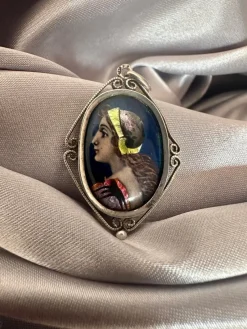 Pamono Antique Pendant in Limoges Enamel and Silver from Sazerat, 1890s> Necklaces