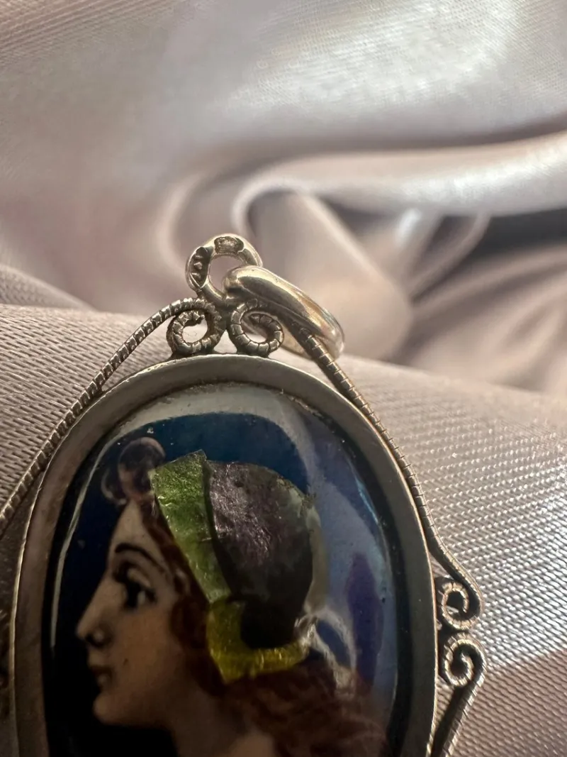 Pamono Antique Pendant in Limoges Enamel and Silver from Sazerat, 1890s> Necklaces