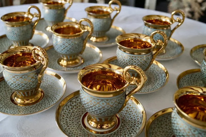 Outlet Pamono Antique Queen Marie Antoinette Coffee and Tea Service from Rue Thiroux Paris Porcelain, France, 1825, Set of 16