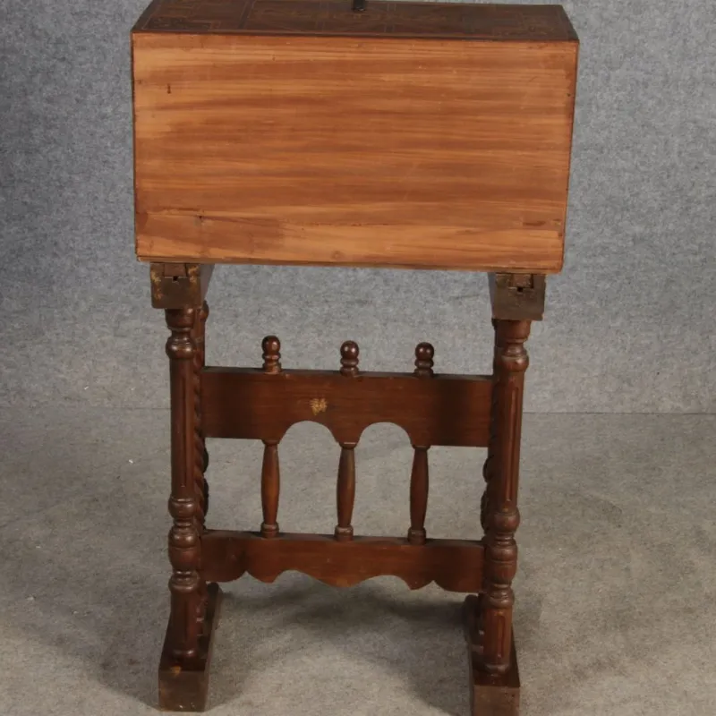Pamono Antique Renaissance Style Cabinet Secretary in Oak and Walnut, Spain, 19th Century> Secretaires