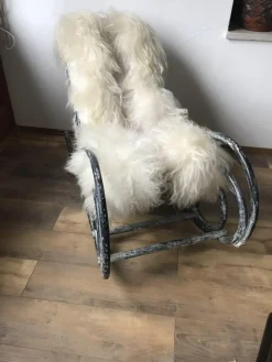 Online Pamono Antique Rocking Chair from Thonet