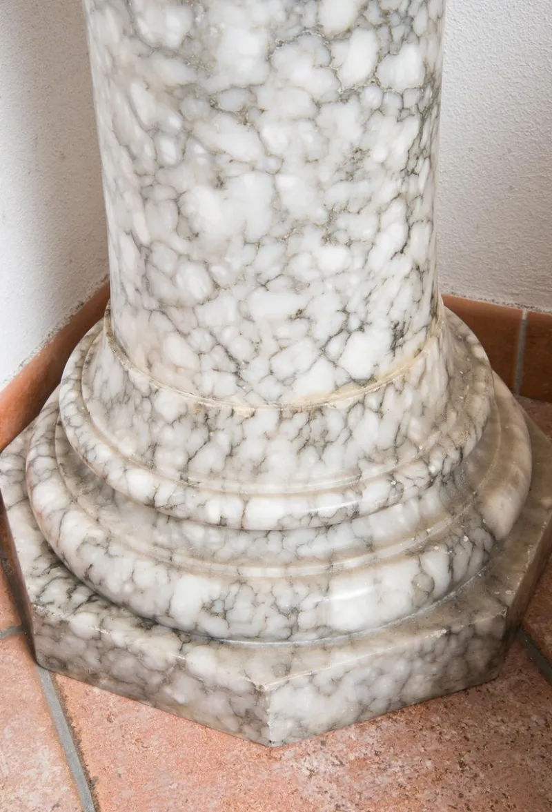 Pamono Antique Roman Column in Flowery Alabaster> Pedestals And Columns