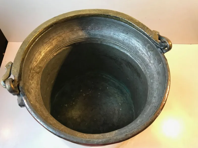 Pamono Antique Scandinavian Coal or Fireplace Bucket in Copper, 18th Century> Fireplaces And Mantels