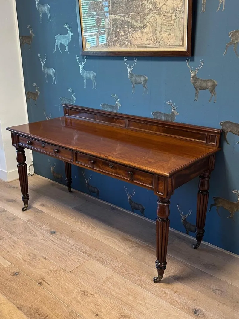 Pamono Antique Side Table in Mahogany> Coffee & Side Tables