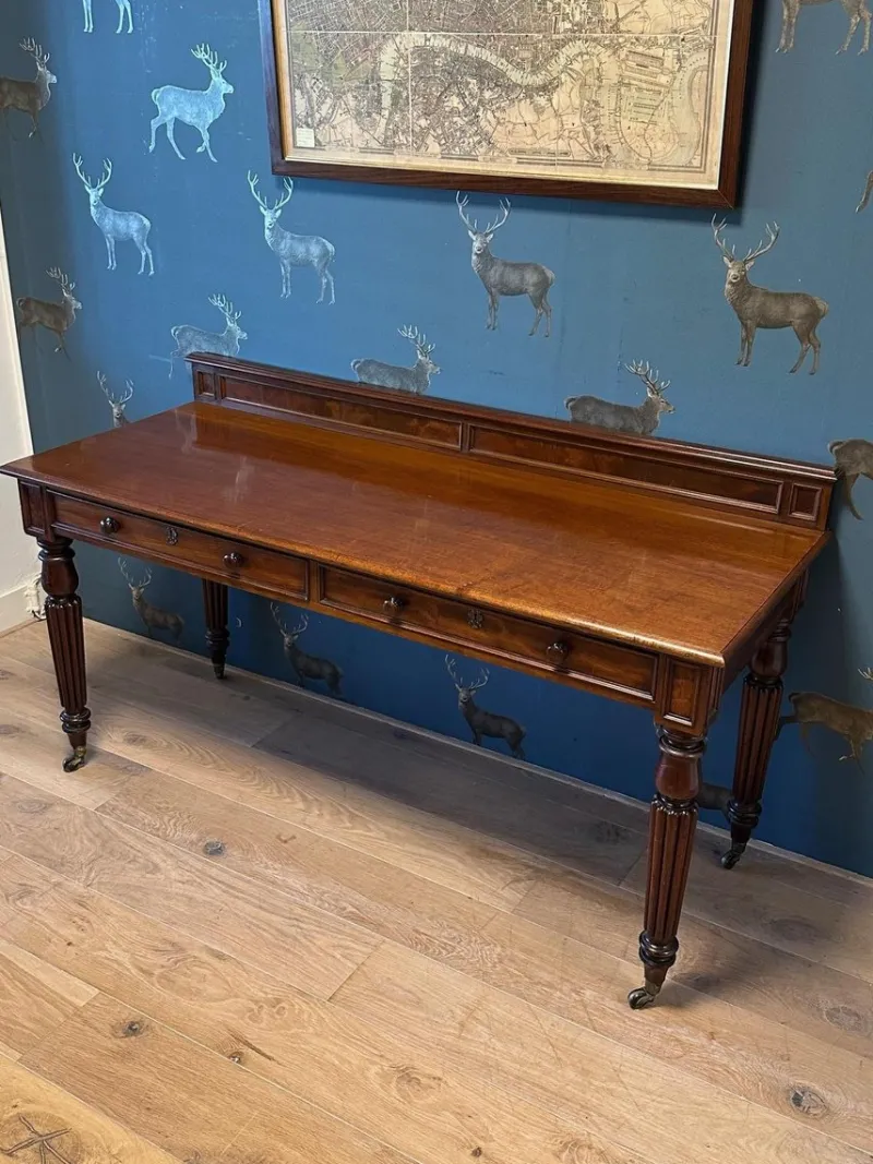 Pamono Antique Side Table in Mahogany> Coffee & Side Tables