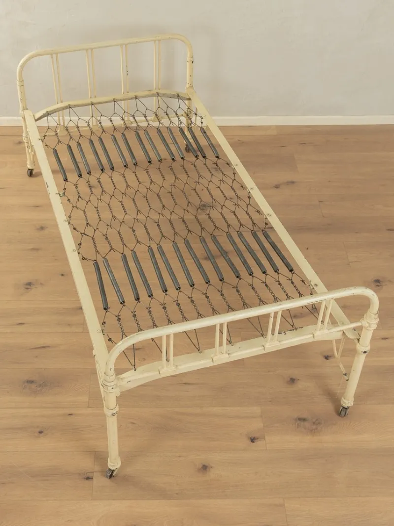 Pamono Antique Single Bed, 1920s> Beds & Bedroom Sets