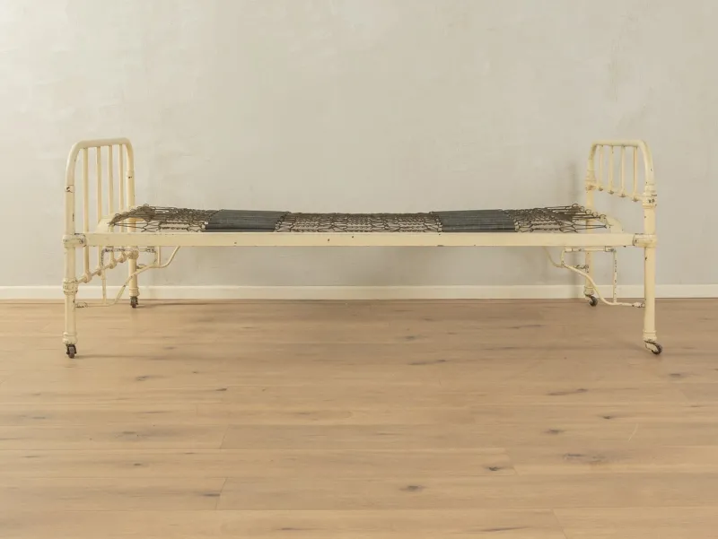 Pamono Antique Single Bed, 1920s> Beds & Bedroom Sets