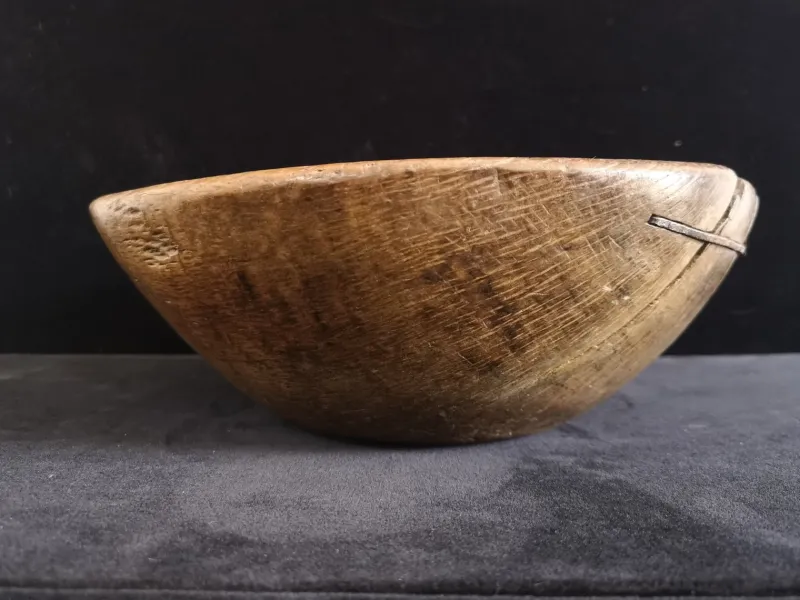 New Pamono Antique Spanish Holm Oak Bowl, 1800