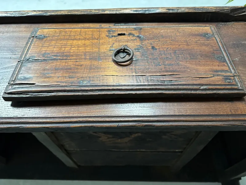 Sale Pamono Antique Spanish Side Table, 19th Century