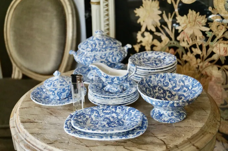 Pamono Antique Staffordshire Pottery Children's Dinner Service Toys Set from Ca 1880-1900, 1885, Set of 26> Dinnerware Accessories