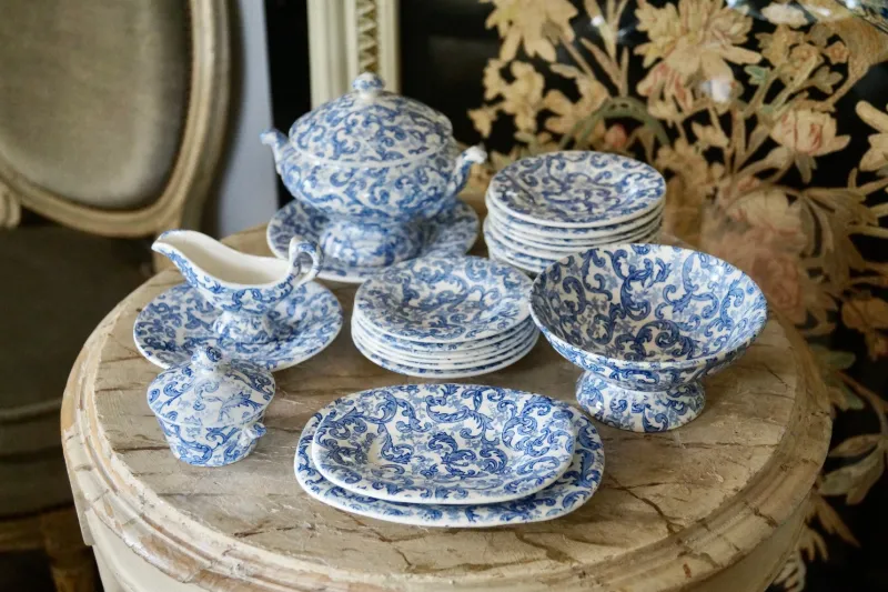 Pamono Antique Staffordshire Pottery Children's Dinner Service Toys Set from Ca 1880-1900, 1885, Set of 26> Dinnerware Accessories