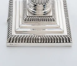 Sale Pamono Antique Sterling Silver Five-Light Corinthian Column Candelabra from Goldsmiths & Silversmiths, London, 1925