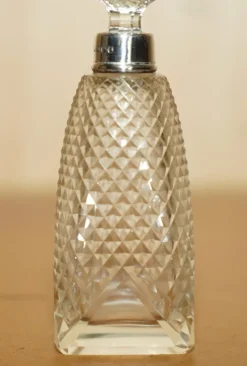 Pamono Antique Sterling Silver Perfume Bottle in Cut Glass Crystal, 1890><noscript><img width=