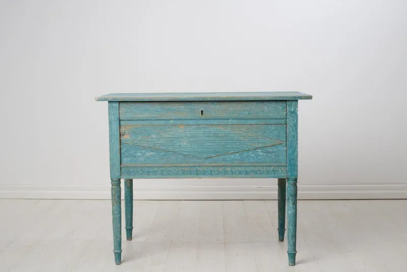 Sale Pamono Antique Swedish Blue Painted Hand-Carved Country Table