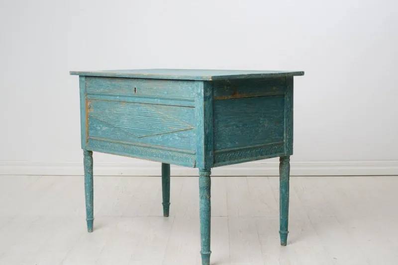 Sale Pamono Antique Swedish Blue Painted Hand-Carved Country Table