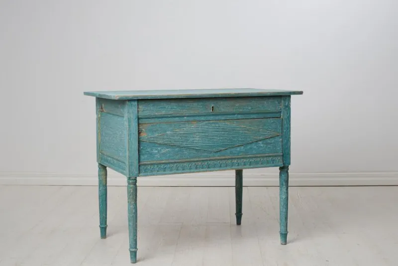 Sale Pamono Antique Swedish Blue Painted Hand-Carved Country Table