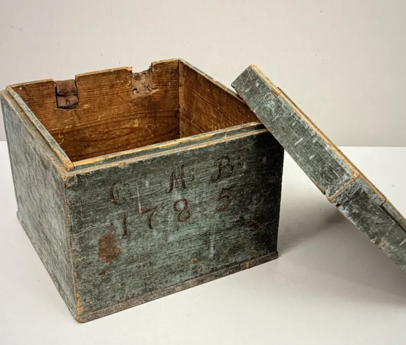 Pamono Antique Swedish Box, 1785