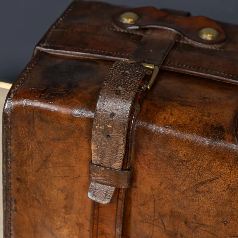 Pamono Antique 19th Century Victorian Leather Suitcase with Painted Crest, 1850s> Trunks Crates & Baskets