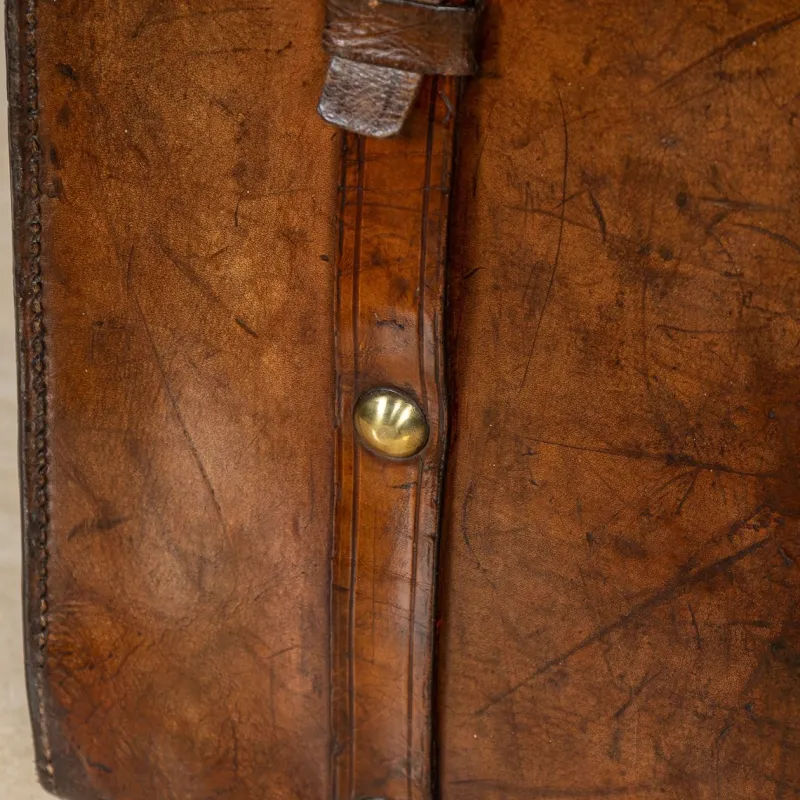 Pamono Antique 19th Century Victorian Leather Suitcase with Painted Crest, 1850s> Trunks Crates & Baskets