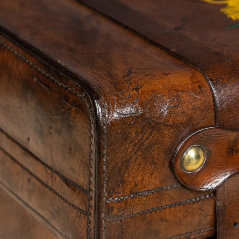 Pamono Antique 19th Century Victorian Leather Suitcase with Painted Crest, 1850s> Trunks Crates & Baskets