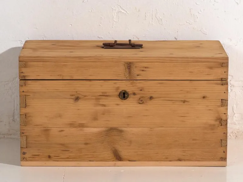 Pamono Antique Travel Chest, 1920s> Trunks Crates & Baskets